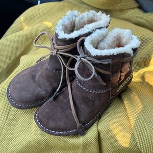 UGGS  Boots    Size 6  brown/ sherpa lining